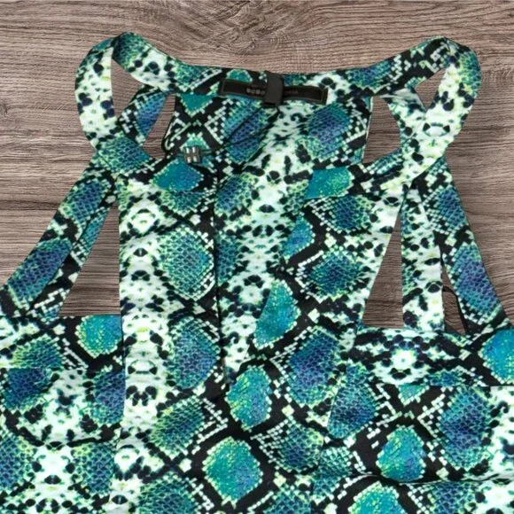 BCBG Maxazria Sleeveless Snake Sprint Lightweight Blue Green Black Blouse size L - Picture 9 of 11